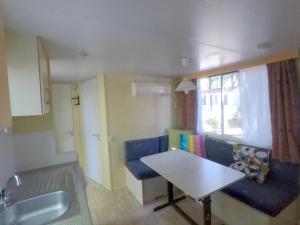 Istumisnurk majutusasutuses Camping & Village Polvese