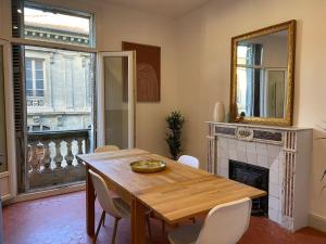 Fotografia z galérie ubytovania Appartement entièrement rénové au cœur d’Avignon v Avignone + 9 fotografií