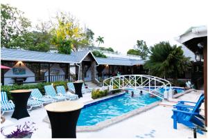 Bazen u ili blizu objekta Spring Hotel Bequia