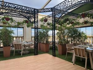 Restaurace v ubytování Remaj Hotel