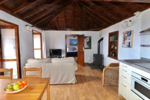 Kuchyň nebo kuchyňský kout v ubytování Casa Demetria La Palma