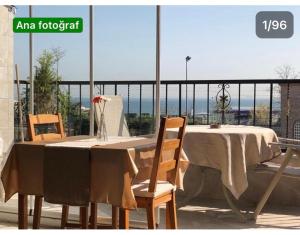 Un balcon sau o terasă la antik sofia hotel