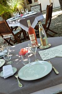 Nápoje v ubytování Château De Siran - Hôtel & Spa