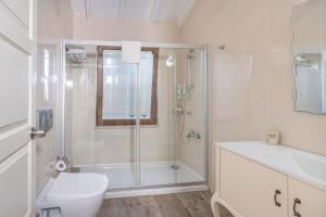A bathroom at Alya Villa Butik Hotel