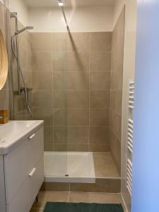 Kúpeľňa v ubytovaní Appartement entièrement rénové au cœur d’Avignon