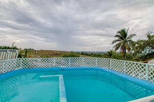 Πισίνα στο ή κοντά στο Gavra Cabana at Bella Vue Estate