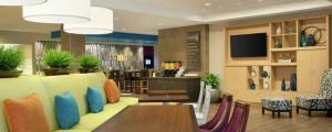 Home2 Suites By Hilton Colorado Springs I-25 Central的休息区