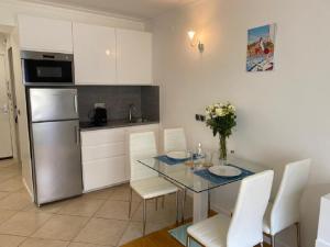 Sunny studio with balcony and AC near the Sea