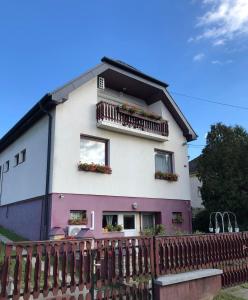 Budova, v ktorej sa apartmán nachádza + 34 fotografií