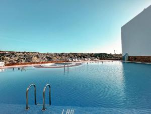 Bazén v ubytovaní Quiet Sunviet Stay, Pool & Morning Sun Balcony CS021 alebo v jeho blízkosti
