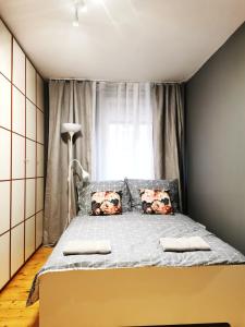 Posteľ alebo postele v izbe v ubytovaní NOŻOWNICZA Apartment ~ Self Check-In 24h ~ Lift