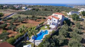 Bazén v ubytovaní Villa Ifigeneia Private Hot Tub Rooms alebo v jeho blízkosti