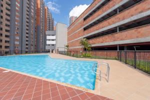 Bazén v ubytování Habitación en apartamento Robledo-Medellin nebo v jeho okolí