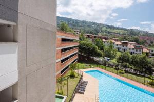 Bazén v ubytování Habitación en apartamento Robledo-Medellin nebo v jeho okolí