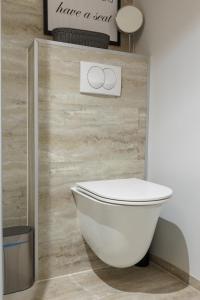 A bathroom at Bobo's Luxury Apartment
