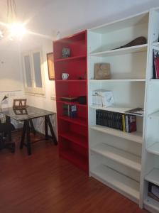 Knihovna v apartmánu
