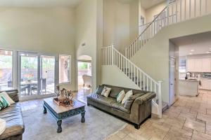 Photo de la galerie de l'établissement Spacious Scottsdale Home Swim, Golf and Hike!, à Scottsdale