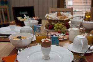 Jedlo v ubytovaní bed & breakfast alebo blízkom okolí