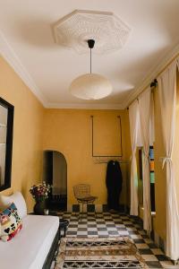 Postel nebo postele na pokoji v ubytování Riad Maison 24
