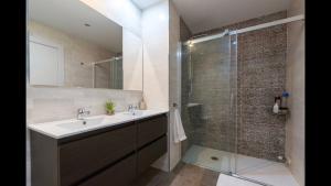 Ένα μπάνιο στο Luxury home Granada