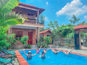 Πισίνα στο ή κοντά στο Cosiana Homestay