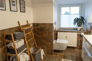 Koupelna v ubytování Ferienwohnung "Zugspitze" - 95qm Maisonette in Mering Zentrum