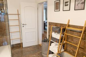 Fotografie z fotogalerie ubytování Ferienwohnung "Zugspitze" - 95qm Maisonette in Mering Zentrum v destinaci Mering