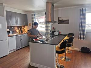 Afbeelding uit fotogalerij van Innsletta holiday home in Harstad +14 foto's
