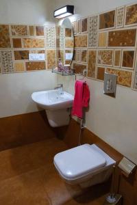 Ένα μπάνιο στο Achadipura Homestay +15 φωτογραφίες