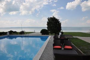 Bazén v ubytování Hotel Hungária nebo v jeho okolí
