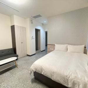 Φωτογραφία από το άλμπουμ του 電梯民宿 建平壹肆Jian-Ping Fourteen Hostel-預訂後聯繫才會保留 σε Tainan