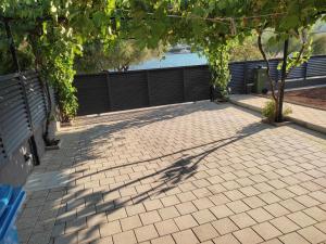 Fotografia z galérie ubytovania Grebastica beachfront apartment v Grebaštici