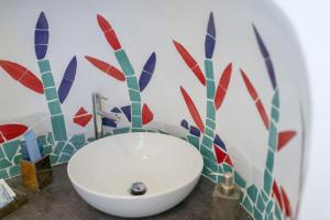 A bathroom at TORRETTA CORRICELLA- Torretta