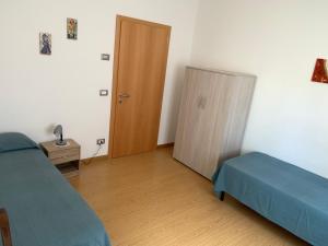 A seating area at Angeli Dolomiti House2