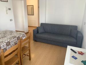 A seating area at Angeli Dolomiti House2