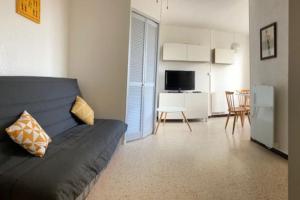 TV a/nebo společenská místnost v ubytování Carnon Plage, appart 4 pers 150m de la mer