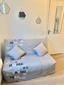 Posteľ alebo postele v izbe v ubytovaní Studios charmants cosy à 5 minutes du centre-ville
