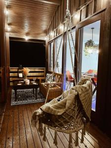 Χώρος καθιστικού στο Wooden Cosy Retreat Hunters Quay