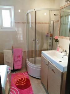 A bathroom at Prime Luxury Villa beach front