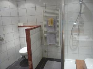 Kúpeľňa v ubytovaní Appartement Le Hibou + 23 fotografií