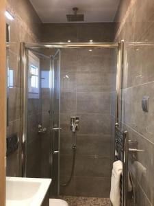 Kúpeľňa v ubytovaní Tiny Deluxe Suite in Kalamaria
