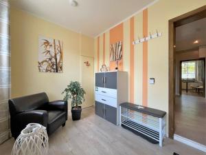 Ruang duduk di SweetDreams - Stadtvilla von 1936 - bis 8 Pers - 150qm - 5 Schlafzimmer - 2 Bäder - Hunde willkommen +60 gambar