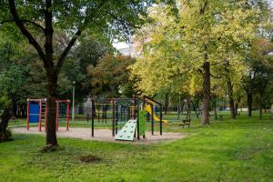Detský kútik v ubytovaní Comfort 66 - Real-Life 3-Room Family Stay with 4 Beds