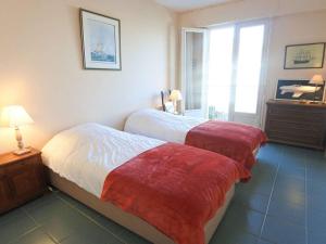 Appartement La Trinité-sur-Mer, 3 pièces, 4 personnes - FR-1-477-180 tesisinde bir odada yatak veya yataklar