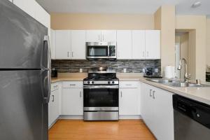 Gallery image of Luxury 2BR/2BA!5Min to Disney! Angelstadium! HondaCenter. in Anaheim