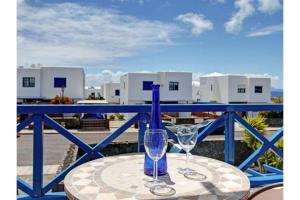 Balkón alebo terasa v ubytovaní Villa Optimist Rubicón piscina climatizable, frente al mar