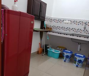 PRAKRITI HOMESTAY Fortkochi Air Conditioned Rooms的厨房或小厨房