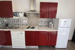 ครัวหรือมุมครัวของ maison village vacances demeures du Ventoux +33 ภาพ