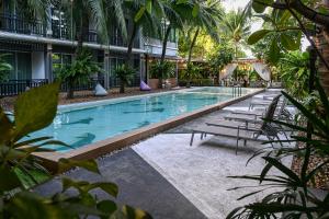 Bazén v ubytování Aranta Suvarnabhumi nebo v jeho okolí