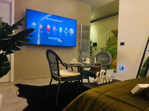 TV a/nebo společenská místnost v ubytování Love Suite Campobasso